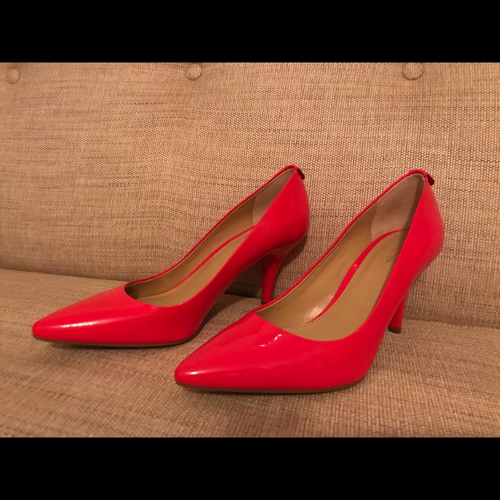 Michael Kors Flex Pumps in Coral Reef